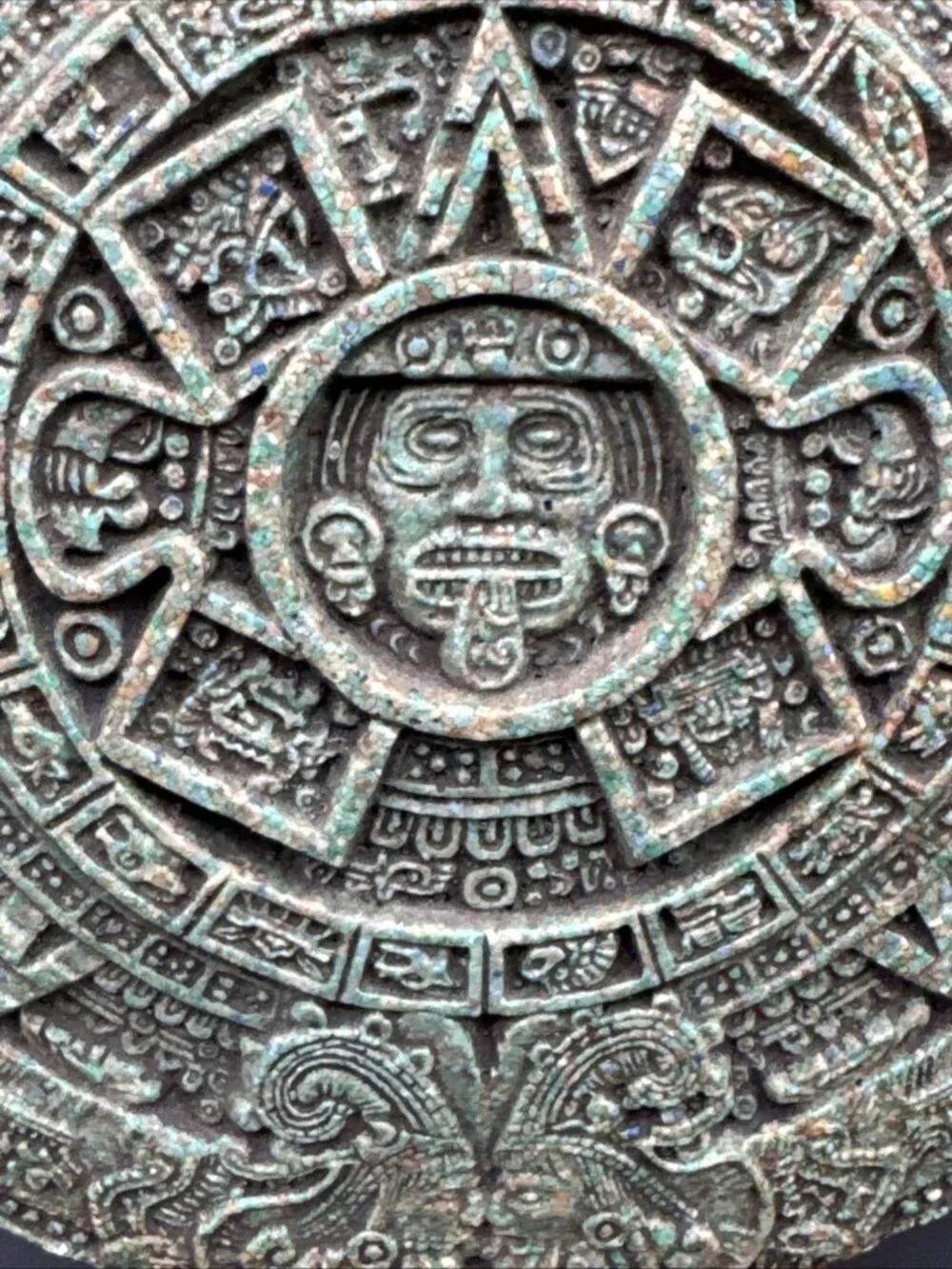 VTG AZTEC SUN STONE CALENDAR PLAQUE 9” CRUSHED MALACHITE RESIN WALL HANGING